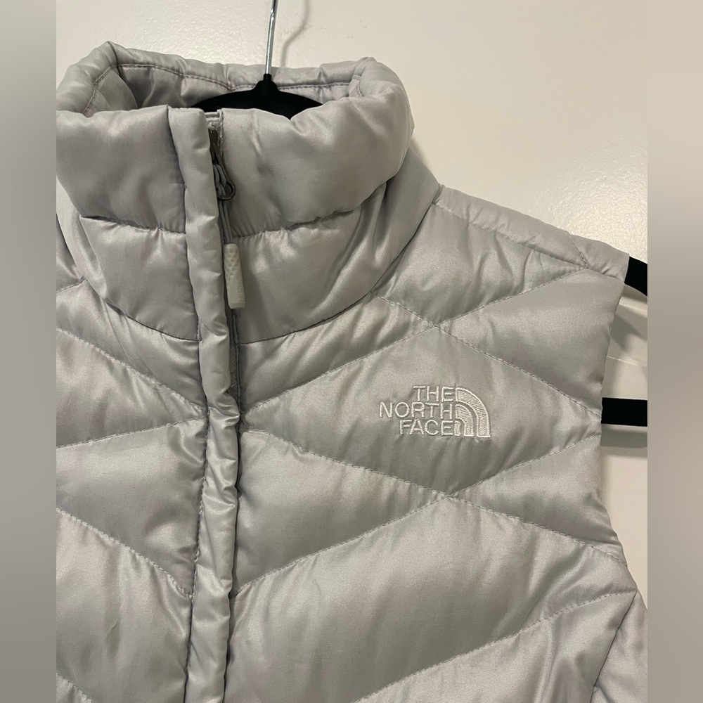 Women’s North Face Aconcagua Silver Vest - Picture 4 of 7